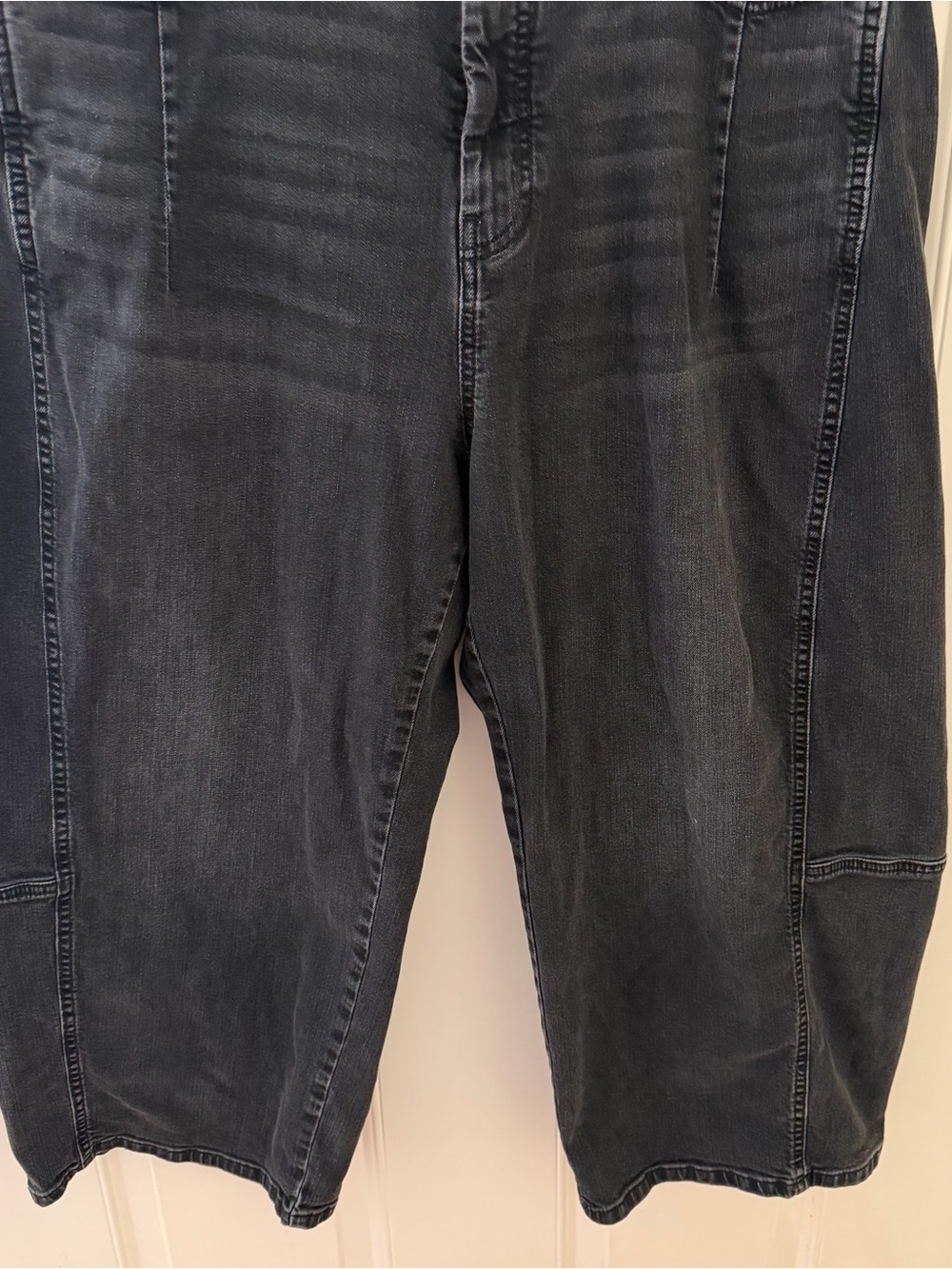 The Kenna Mid-Rise Heritage Barrel Jeans by Pilcro: Denim-Knit Edition Size 16 - Picture 4 of 11